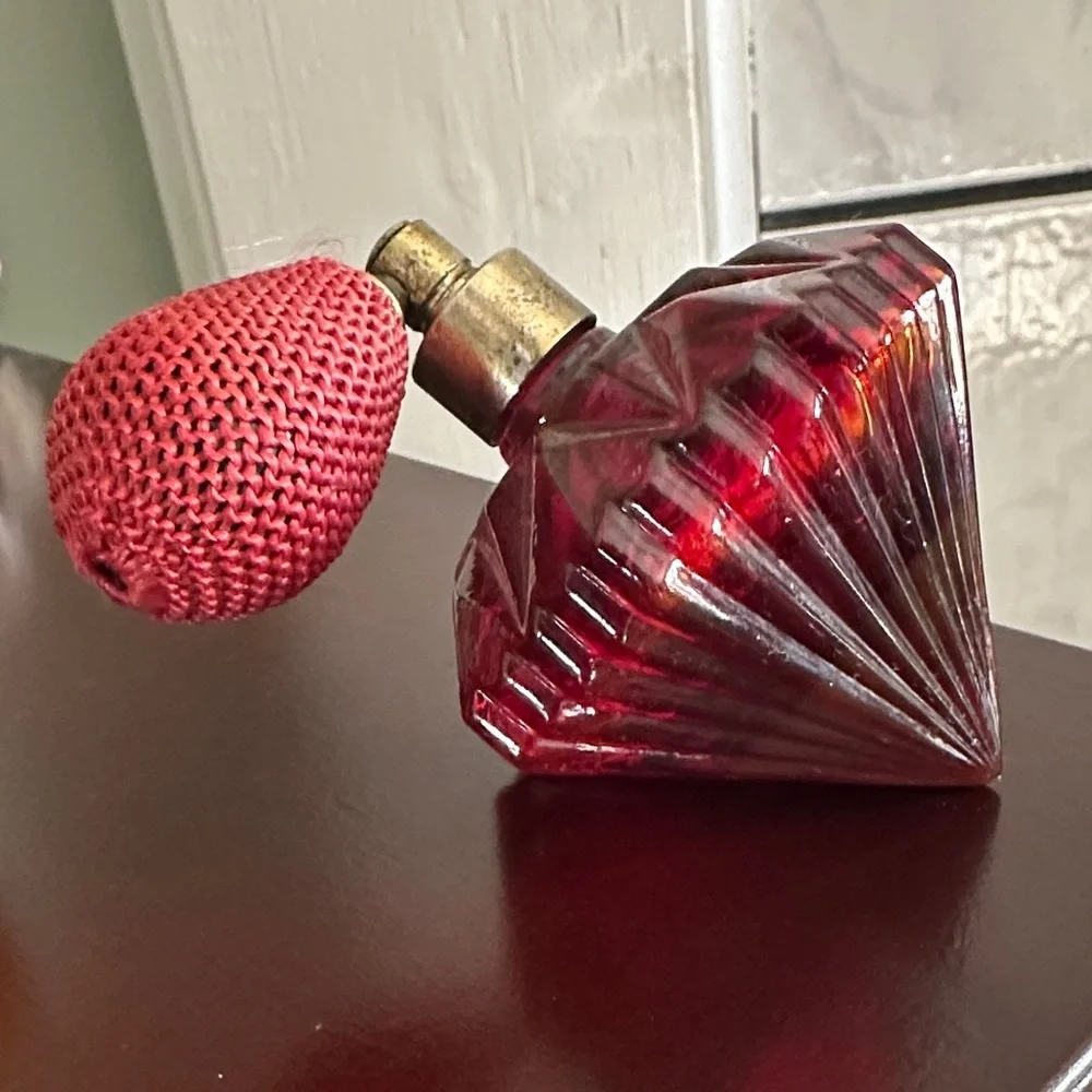 Vintage Red Glass Perfume Bottle with Atomizer - Picture 1 of 1